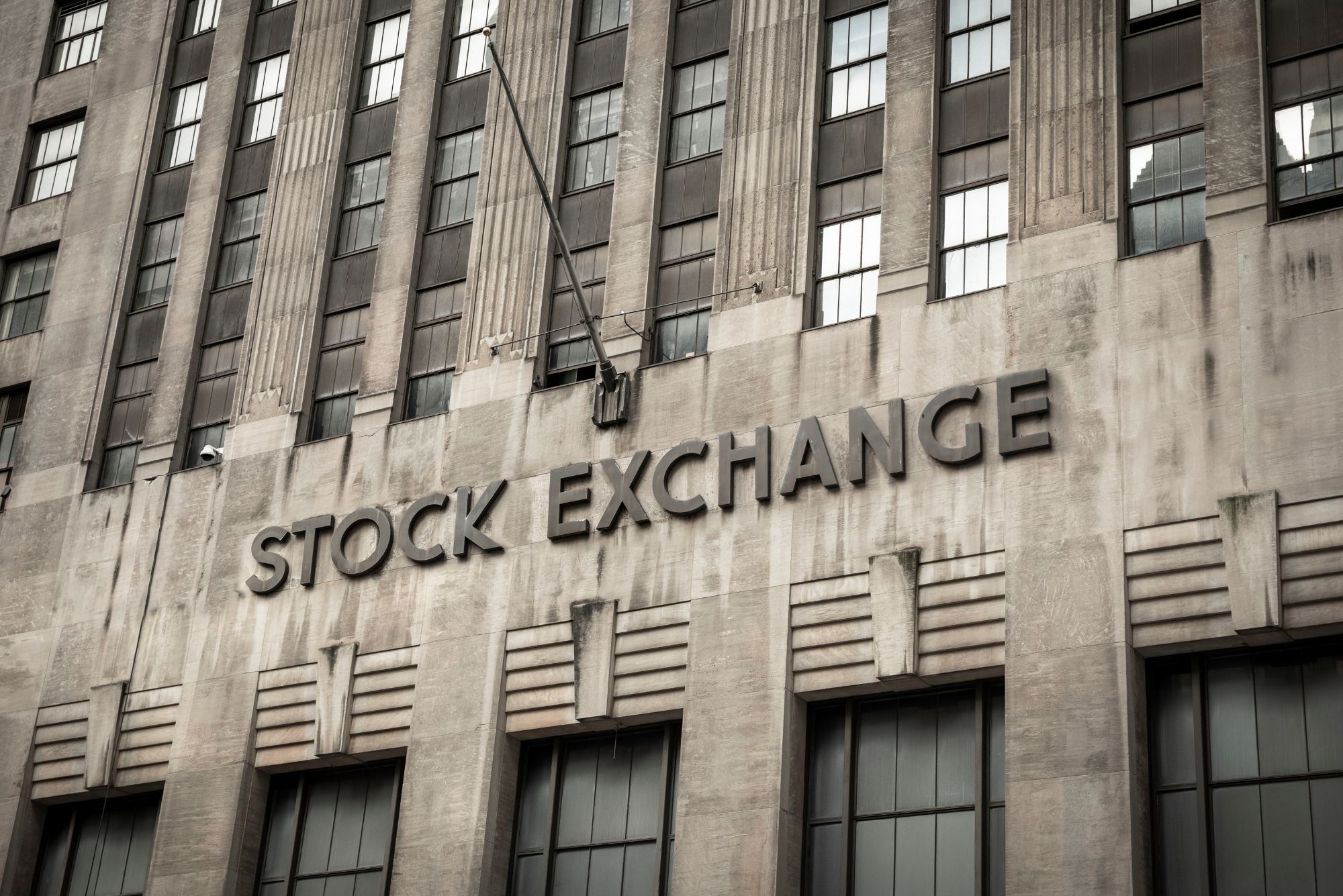 DGT Issues Procedures on Blocking, Seizure, and Auction of Shares of Tax Debtors